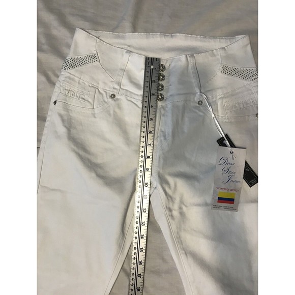 Diva Star Push Up Medium Rise Jeans White Capri Embellished - Picture 13 of 15